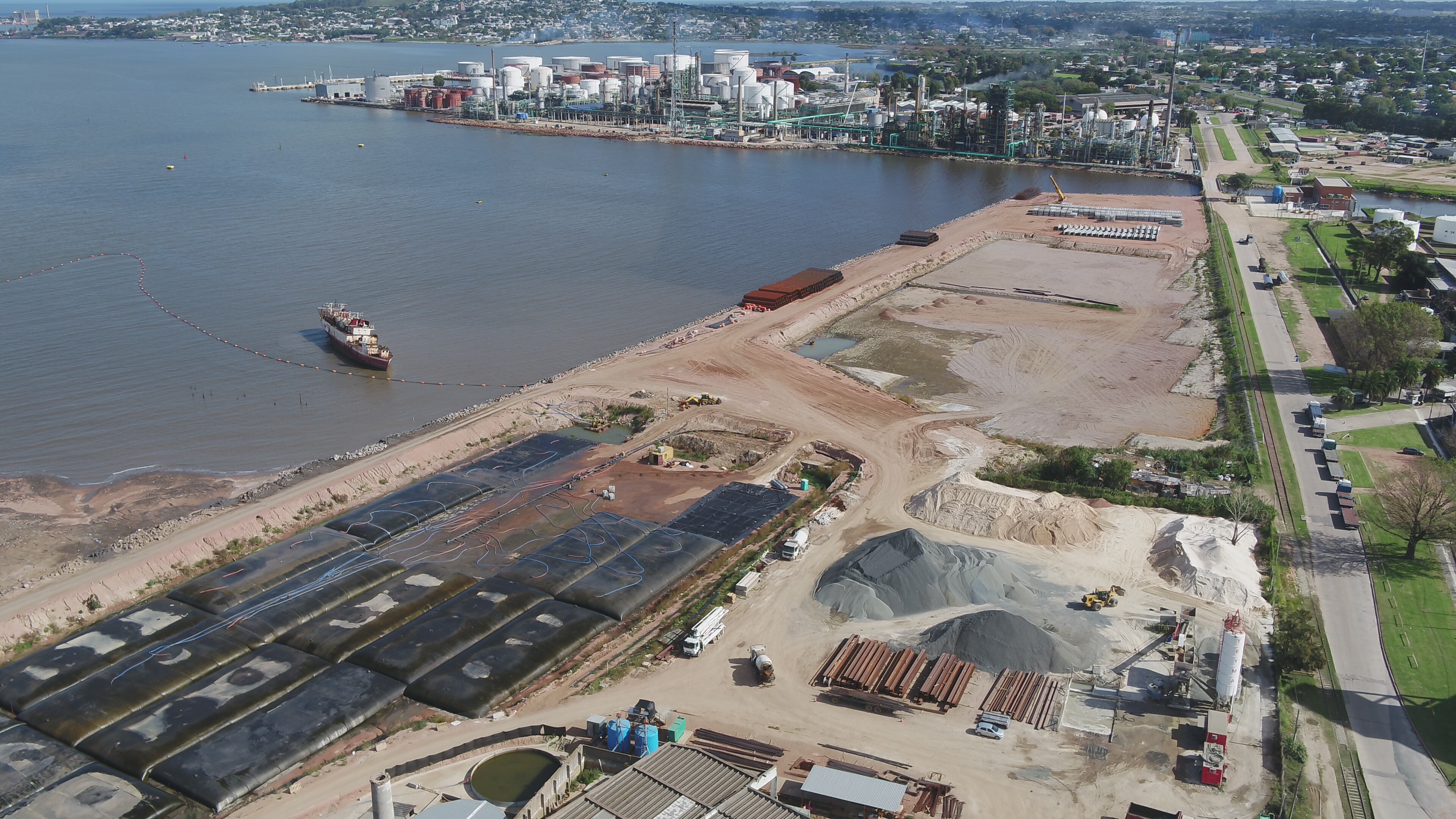Geotextiles con lodos de dragados puerto Capurro, Puerto Montevideo, gestión Ambiental Adminsitración Nacional de Puertos