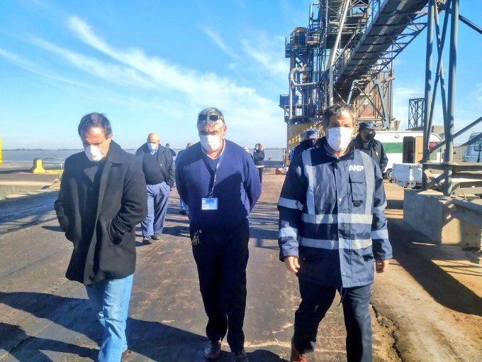 El presidente de ANP en visita por los puertos del interior evaluando la seguridad portuaria.