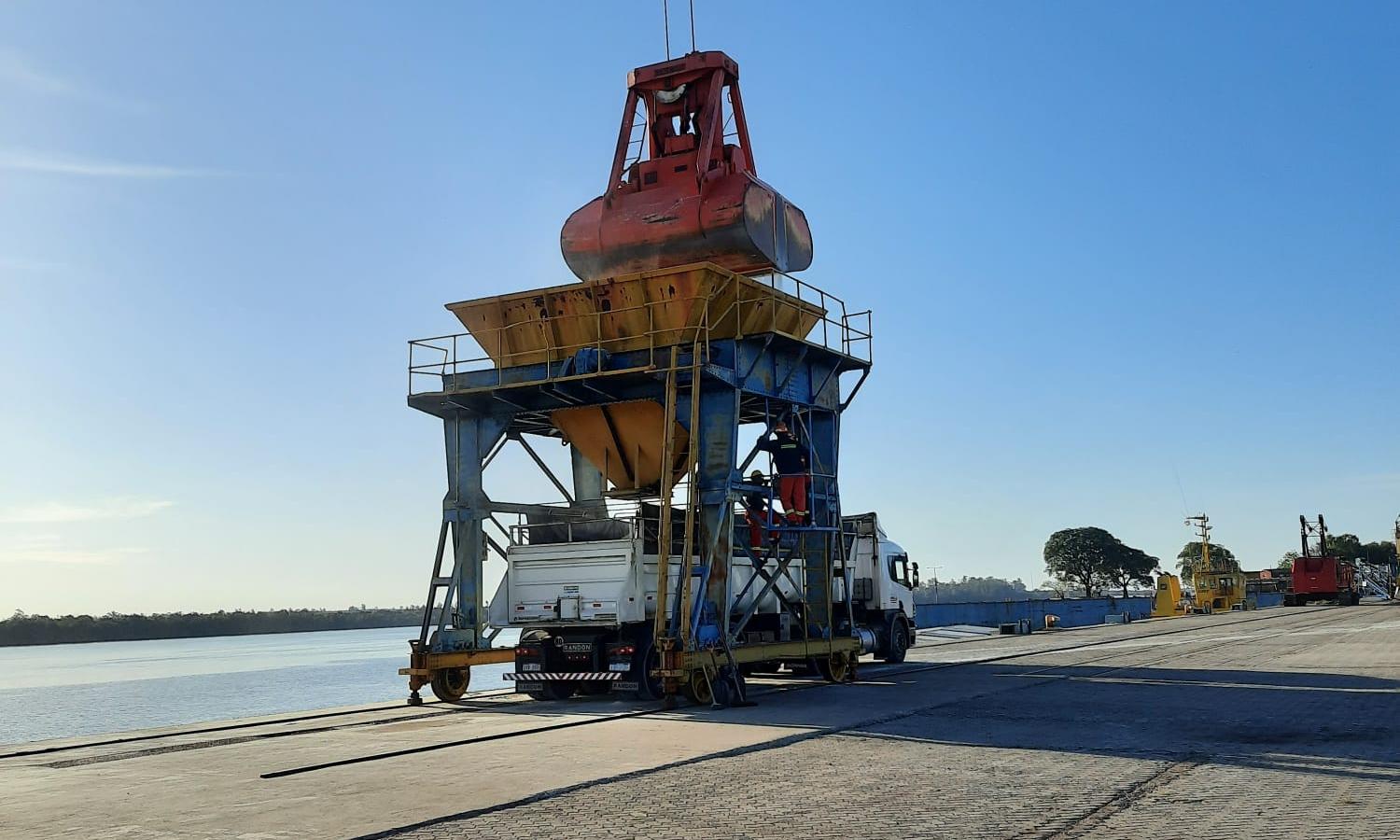 Descarga de azúcar en Paysandú