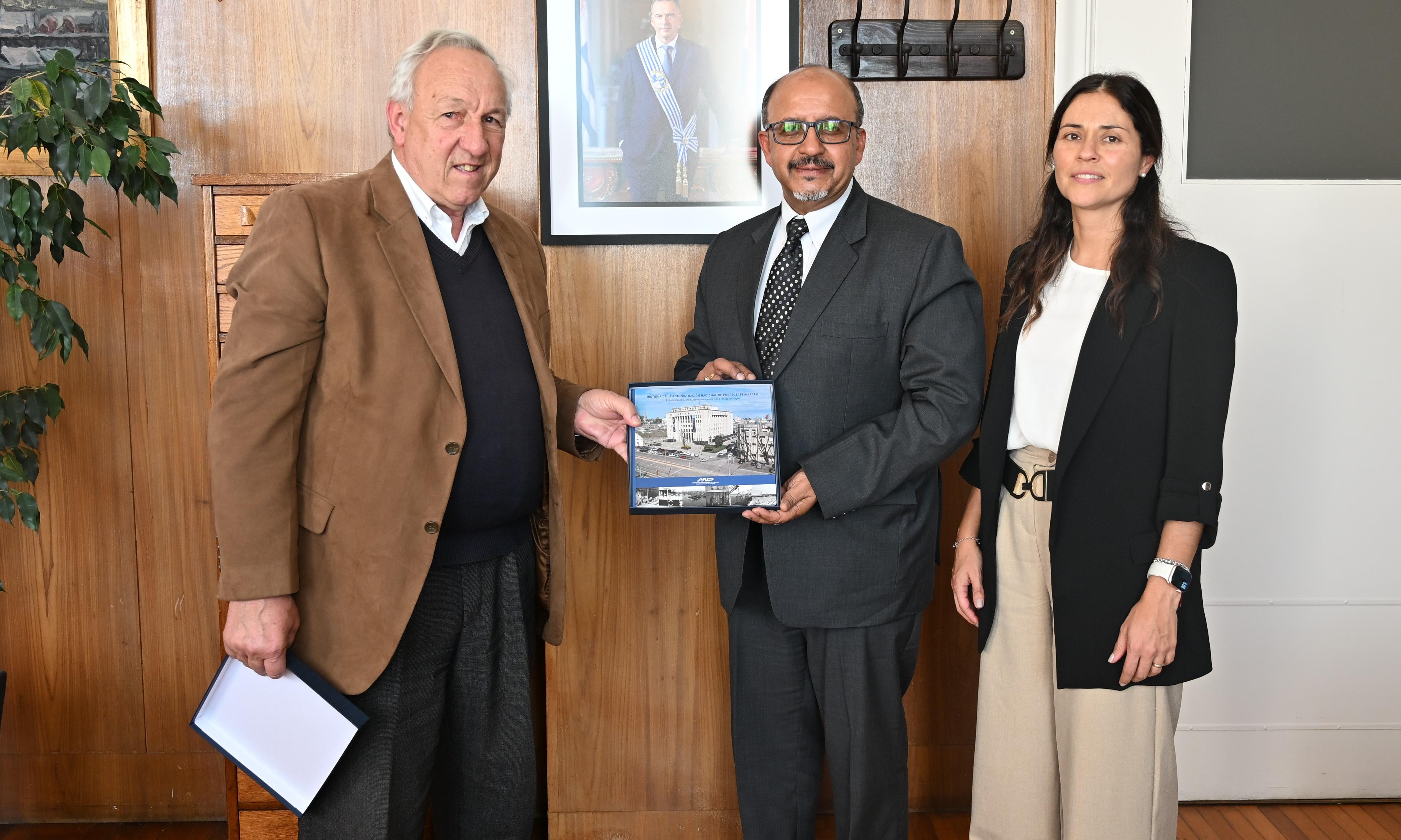 visita del embajador de India, Ajaneesh Kumar