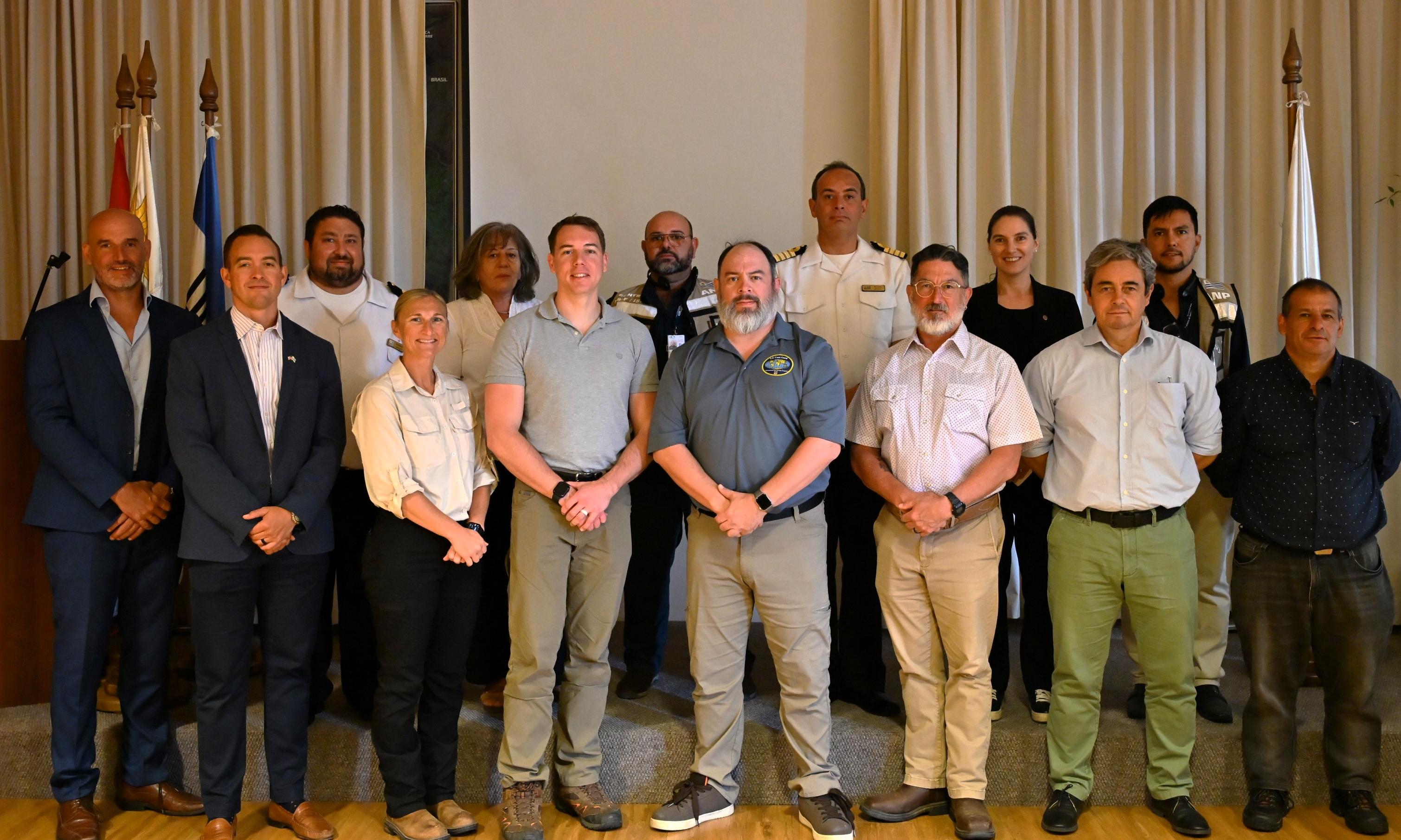 Grupo de personas paradas