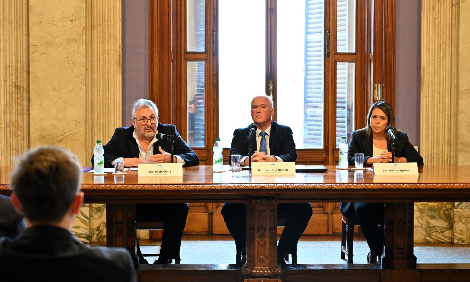 Genta en el Parlamento